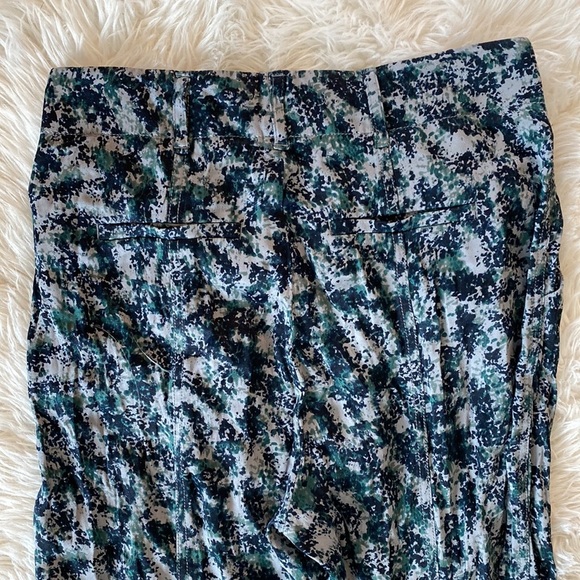 Anthropologie Diandra Pleated Joggers in Green Motif - Picture 14 of 14